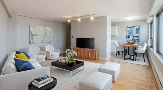 3410 North Lakeshore Dr living.